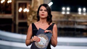 Geppi Cucciari conduttrice della trasmissione tv "Splendida Cornice"