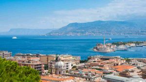 Una vista sullo stretto di Messina. - Improntaunika.it